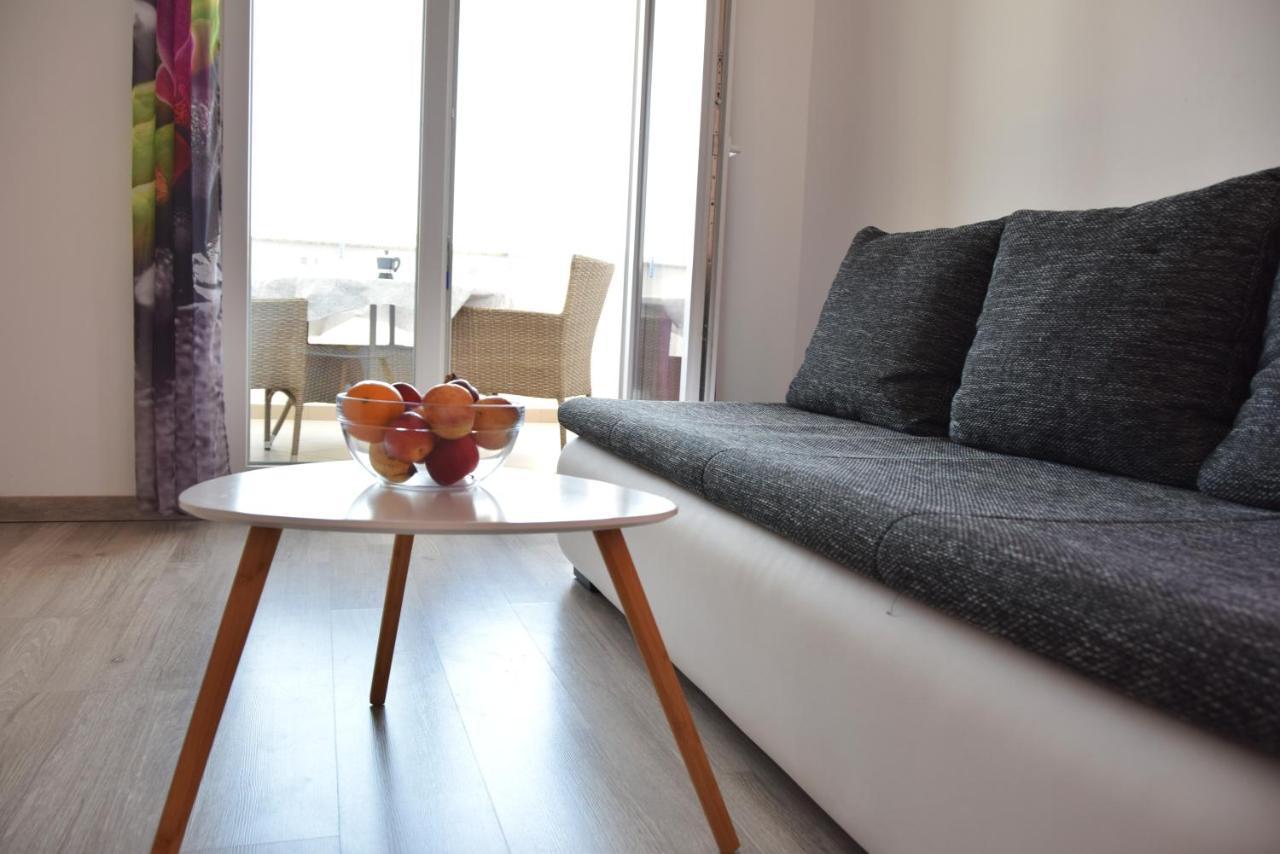 Rab Apartments Aurora Rab Town Buitenkant foto